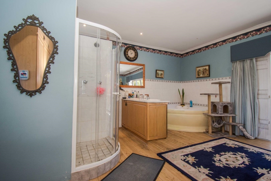 4 Bedroom Property for Sale in Heldervue Western Cape